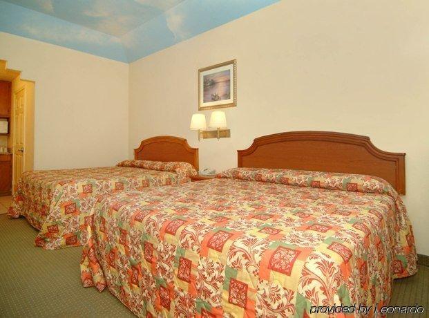 Regency Inn And Suites Humble Room photo